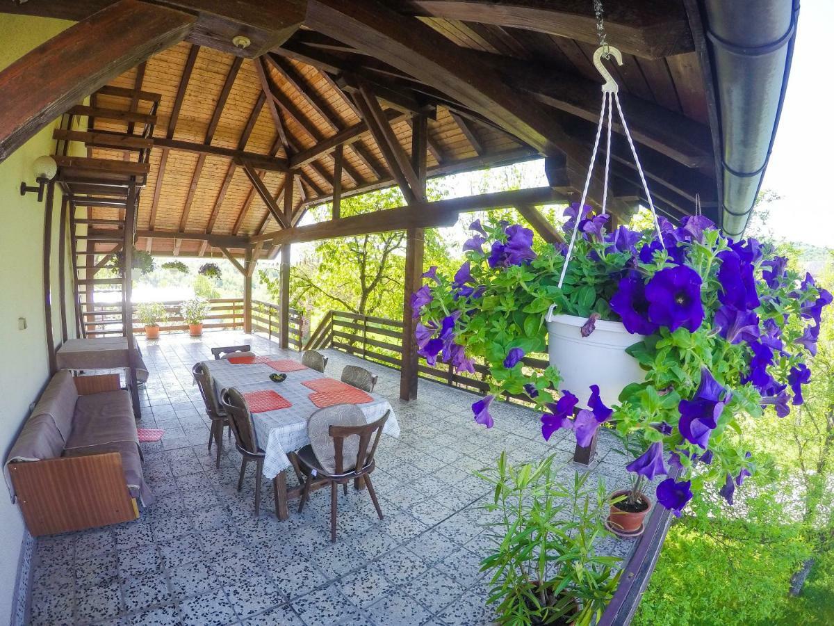 Cherry House Apartment สลูน ภายนอก รูปภาพ