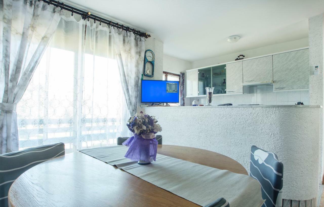 Cherry House Apartment สลูน ภายนอก รูปภาพ