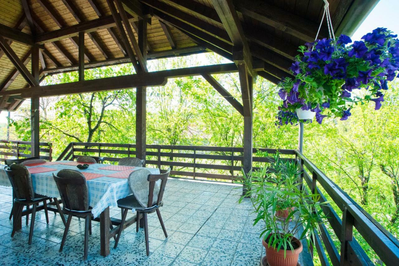 Cherry House Apartment สลูน ภายนอก รูปภาพ