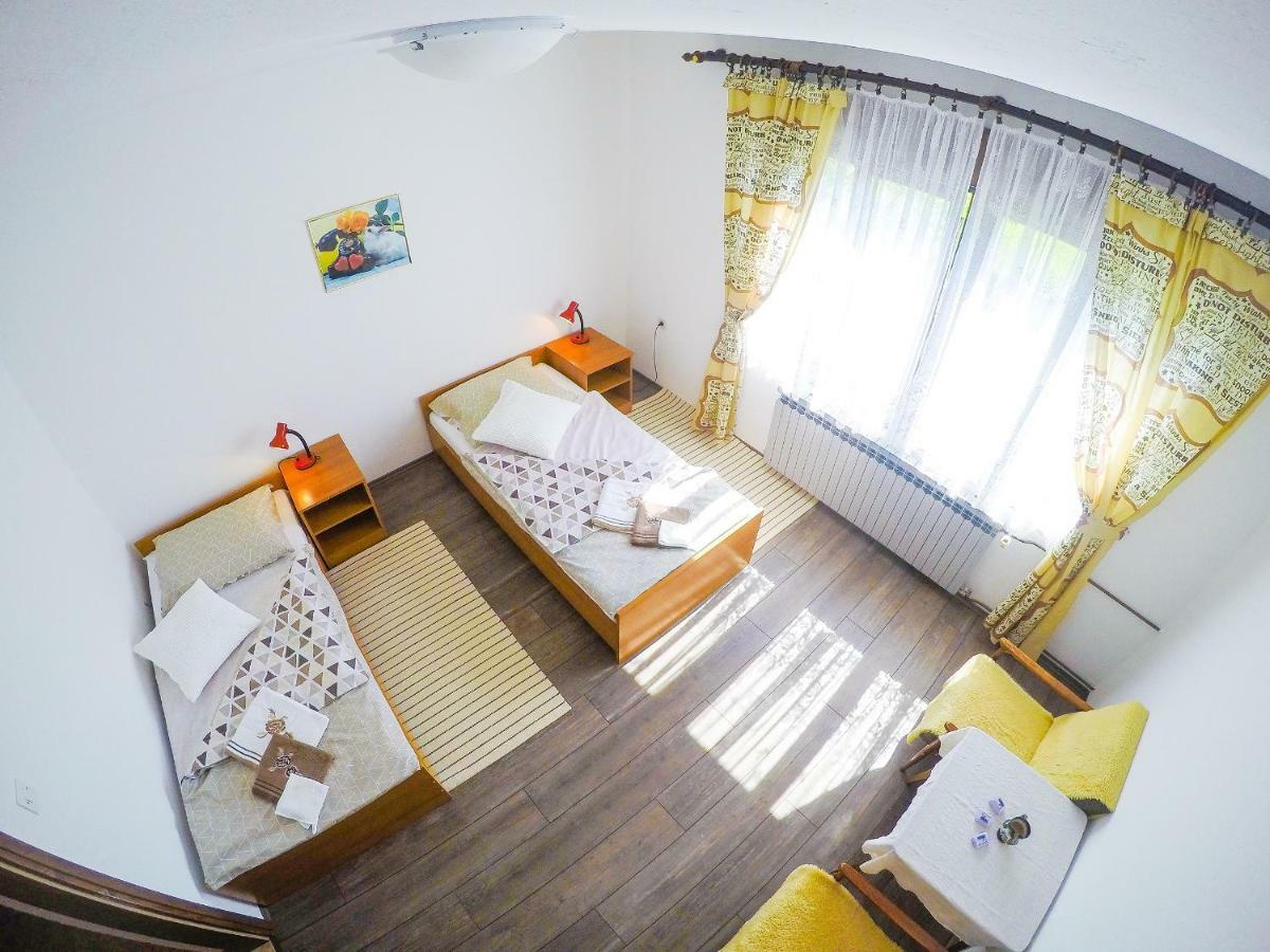 Cherry House Apartment สลูน ภายนอก รูปภาพ